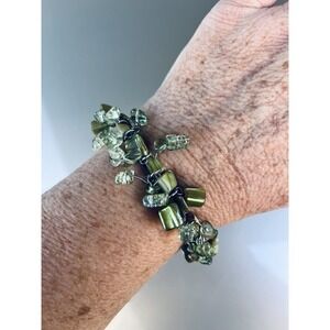 Bracelet 8" Green (Stone, Shell, Glass???) Stretch‎ Cord Cluster Bracelet